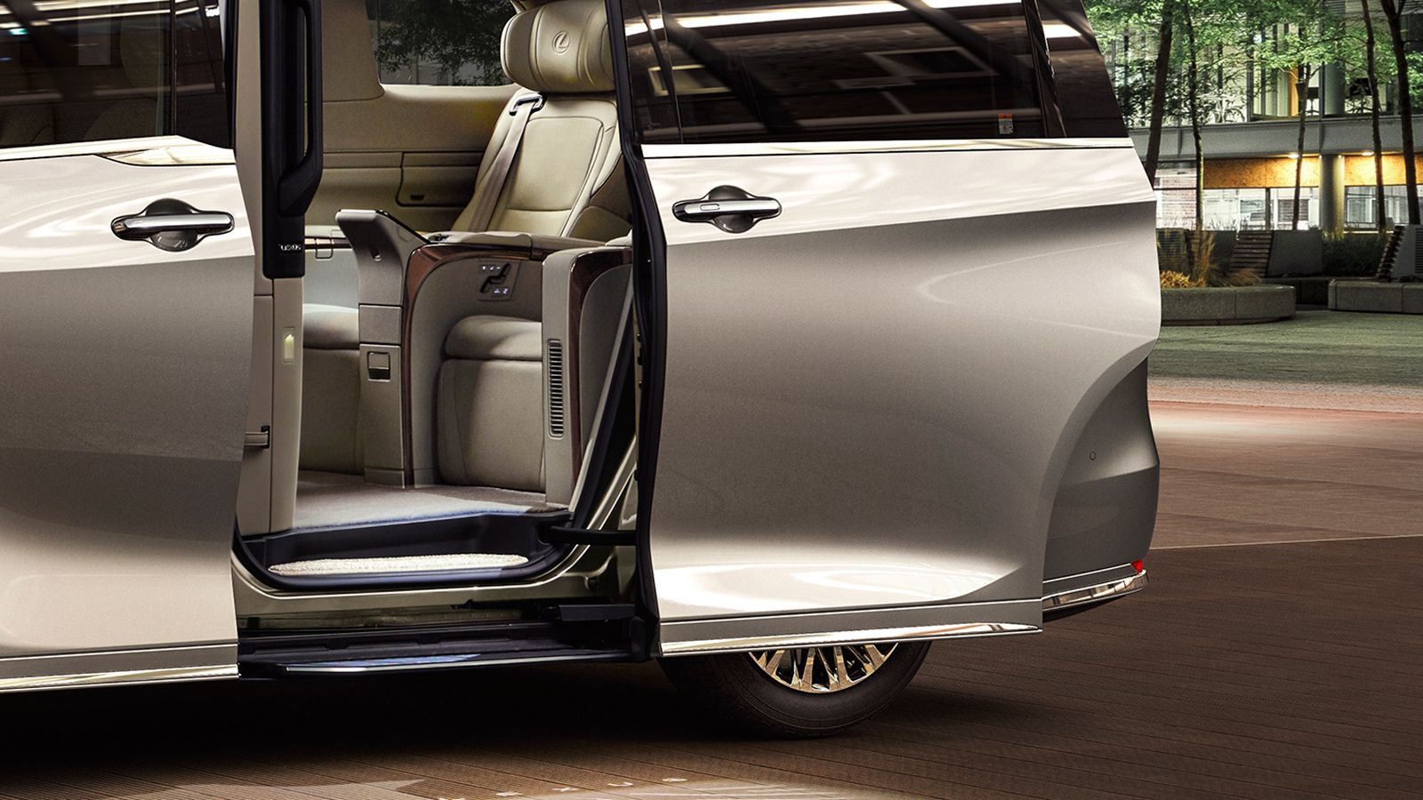 Η Lexus έκανε ακόμα καλύτερο το LM